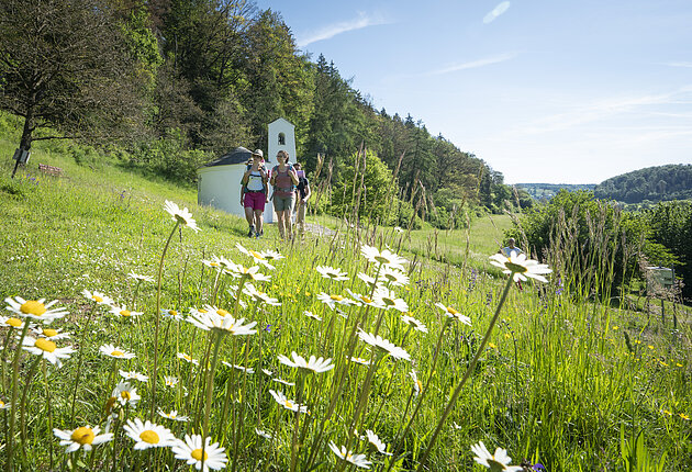 Wanderer an der Gunthildiskapelle