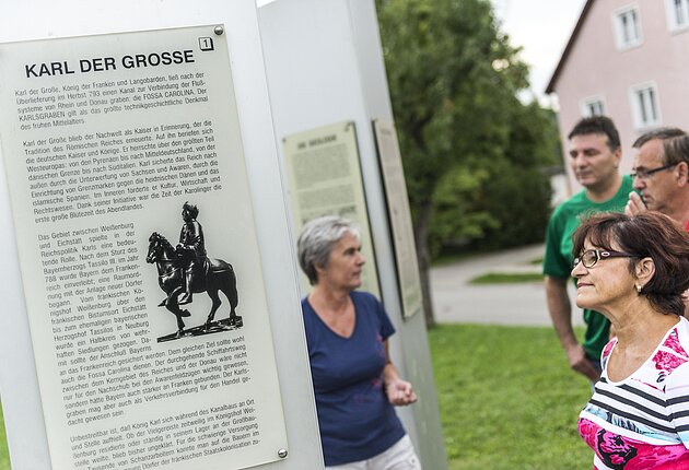 Führung am Karlsgraben