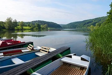 Boote am Hahnenkammsee