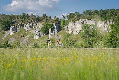 Radler vor 12 Apostel