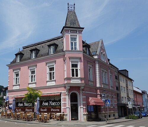 San Marco - Hausansicht komplett mit Bestuhlung