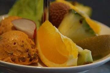 Cafe Lebenskunst - Obst- und Frischkäseteller