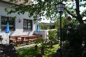 Zum Karlsgraben - Biergarten 1